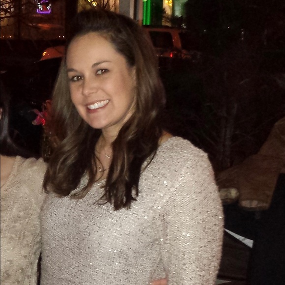 Meet your Posher, Ashlee - Picture 2 of 2